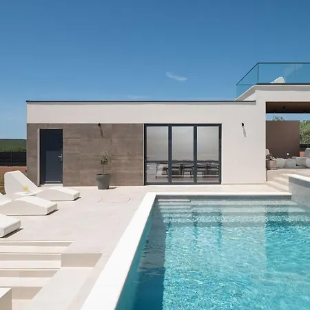 Adiloté Luxury Villa Debeljak
