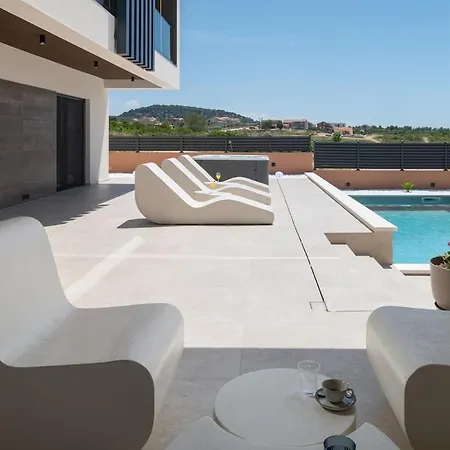 Adiloté Luxury * Debeljak