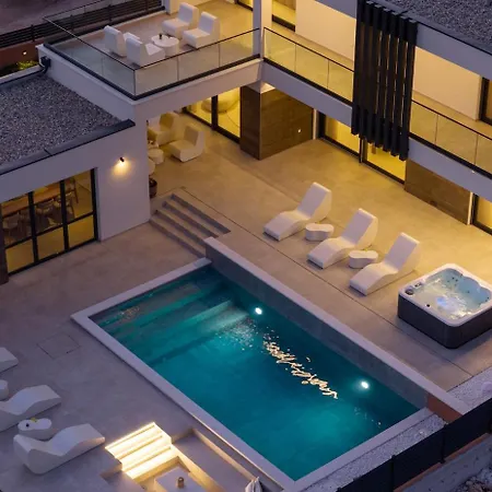 Villa Adiloté Luxury *