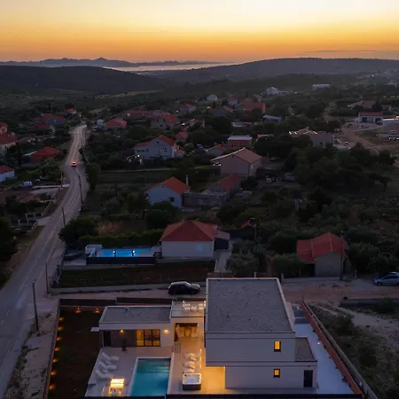 Adiloté Luxury Villa Debeljak